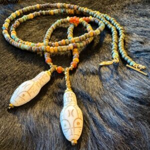 Sautoir Naga – Serpents céramique & perles de verre tchèque