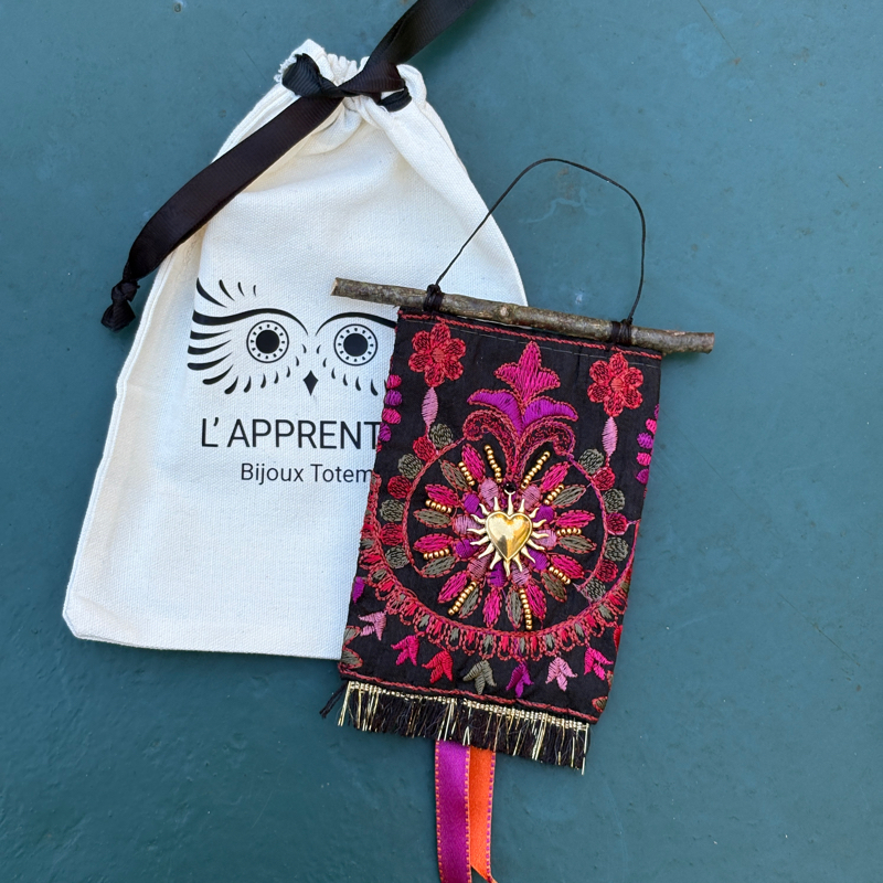 Amulette murale Coeur Flamboyant