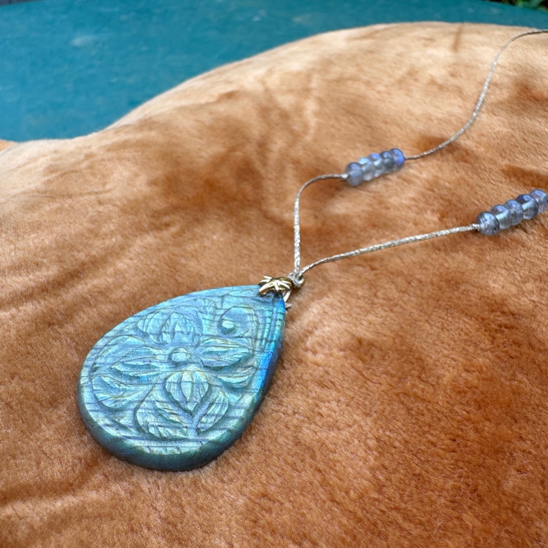 Pierres Bijoux Pays Basque - L'Apprentie Product Image