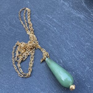 Sautoir goutte en pierre naturelle aventurine Mona allie douceur et simplicité