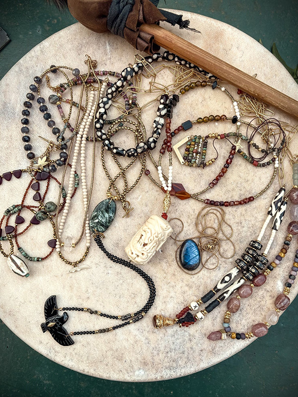 pierres bijoux pays basque apprentie anglet creatrice verticale