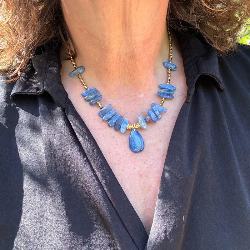 Collier Cyanite Bleue Collier Cyanite Bleue – Image 3