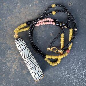 sautoir onyx et céramique perles de verre Colorées