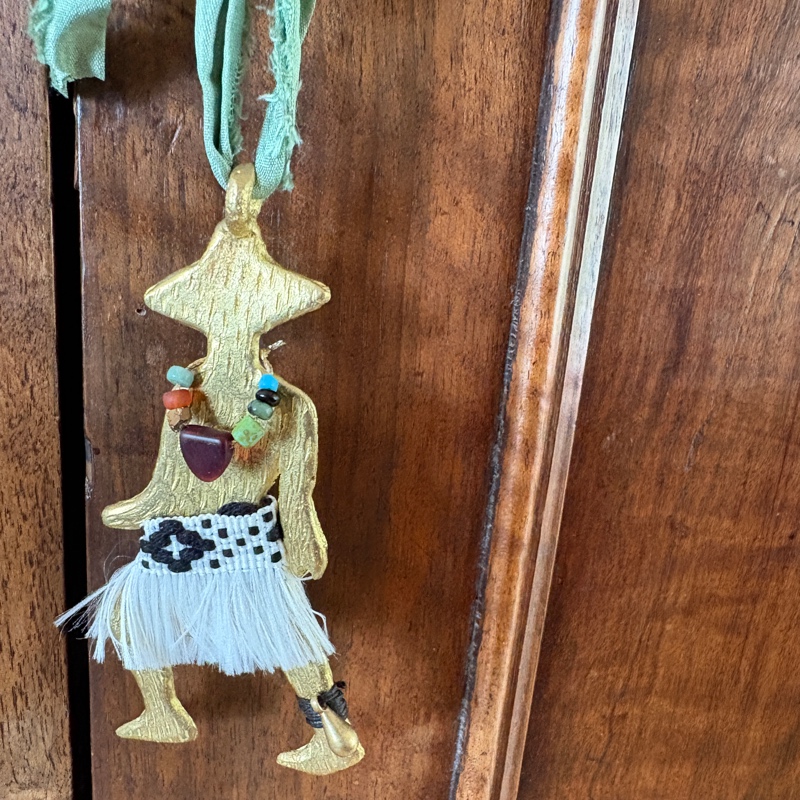 Protection de la maison : Les Gardiens Le gardien noir et blanc, protecteur du foyer