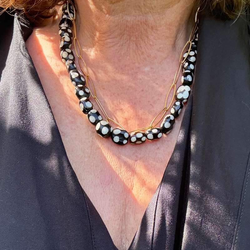 Collier noir et blanc Collier noir et blanc – Image 3