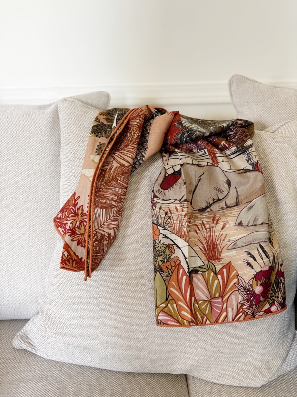 Grand foulard Soie et Laine - Paris Jungle 110 x 110 cm Grand foulard Soie et Laine - Paris Jungle 110 x 110 cm